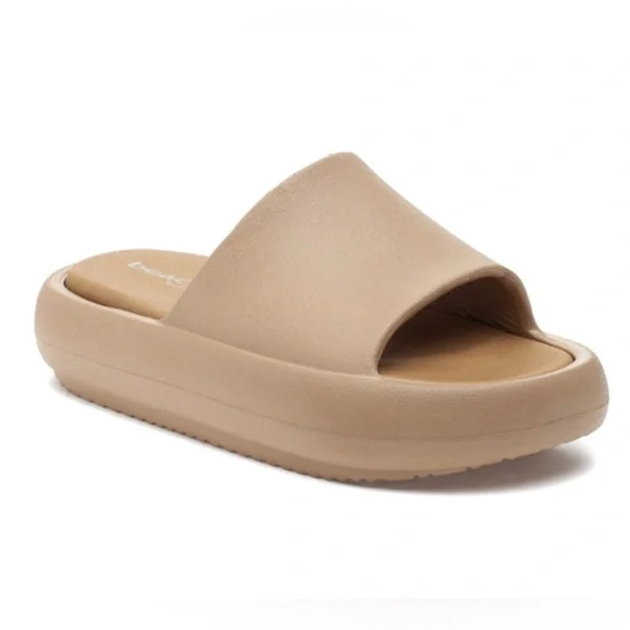 J/SLIDES Beach Slides - Picture 7 of 16